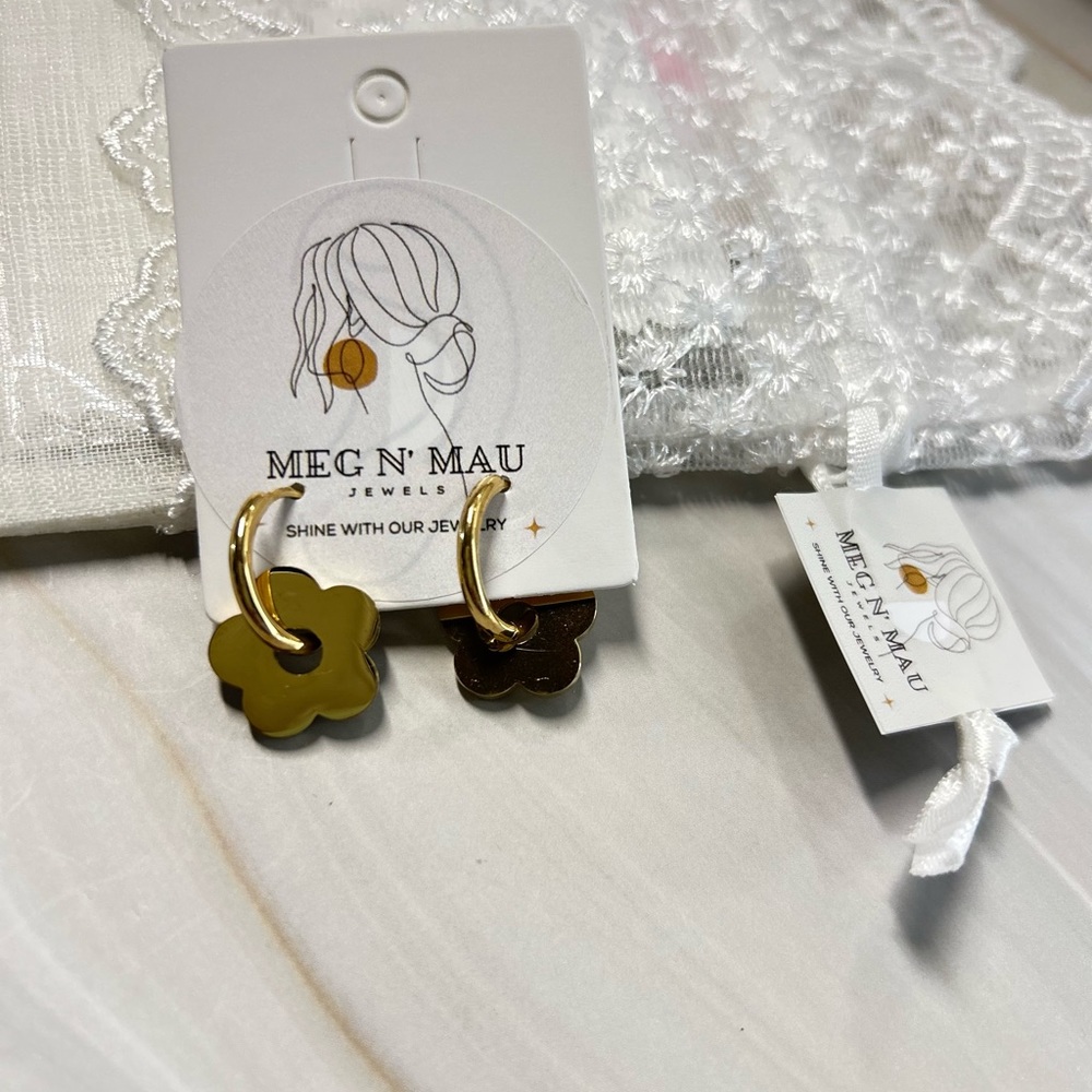 Meg N' Mau Gold Flower Earrings